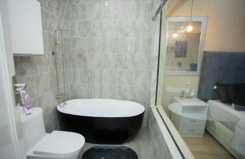 Lusaka Central Apartamento | Lavish 2Bd & 2Ba Kingsland Ibex