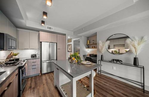 North Buckhead Apartamento | Lavish 2BD/2BA Luxury Retreat w/ Premium Amenities