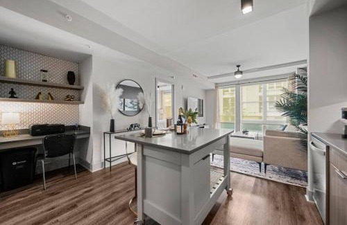 North Buckhead Apartamento | Lavish 2BD/2BA Luxury Retreat w/ Premium Amenities