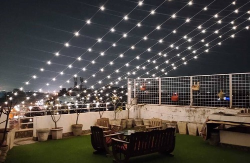 South West Apartamento | lavish 2bhk with rooftop near igi airport