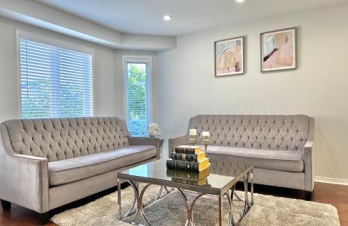 Alcona Casa | Lavish 4BR House Near Simcoe Lake & FH Resort