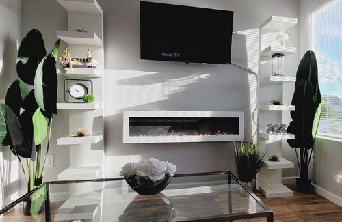 Logan Heights Casa | Lavish Apartment Close to Downtown with Parking