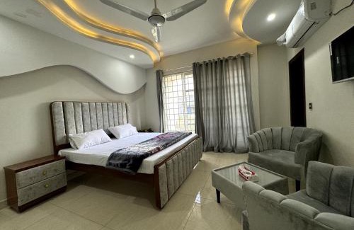 Fatehjang Casa | Lavish Guest Line
