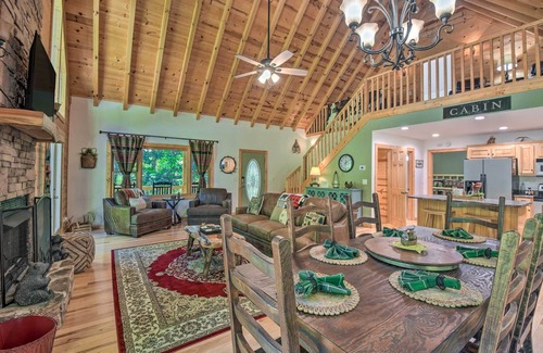 Hiawassee Cabina | Lavish Hiawassee Cabin - Great for Families!
