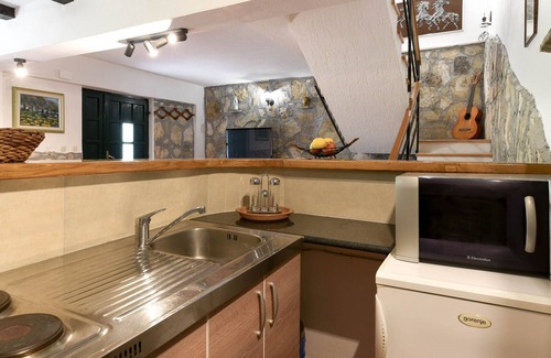 Podstrana Casa | Lavish Holiday Home in Podstrana With Garden