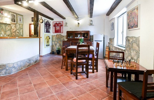 Podstrana Casa | Lavish Holiday Home in Podstrana With Garden