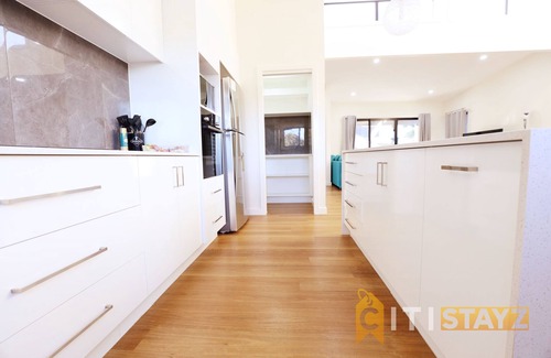 Lyons Casa | Lavish in Lyons - 3bd 2bth spacious & modern home