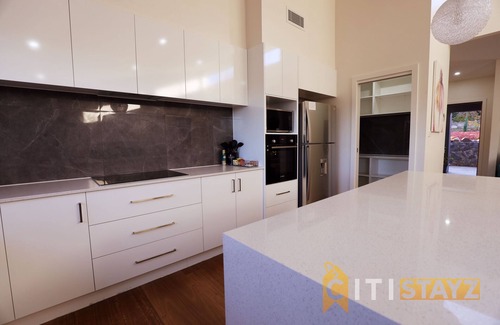 Lyons Casa | Lavish in Lyons - 3bd 2bth spacious & modern home