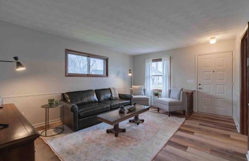 Van Wert Casa | Lavish On Leeson