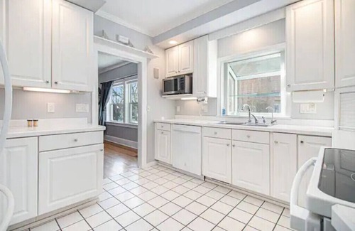 Mishawaka Casa | Lavish River Front Home 1 Mile From Notre Dame