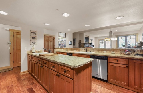 Kirkwood Condominio | Lavishness at Elevation Timber Ridge 3 Bedroom 3 Condo by RedAwning