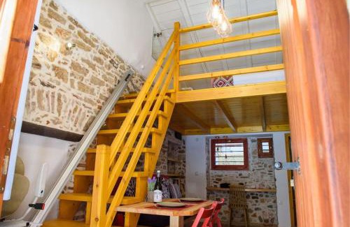 Lavreotiki Apartamento | Lavrio stone house 5 min from the centre/port