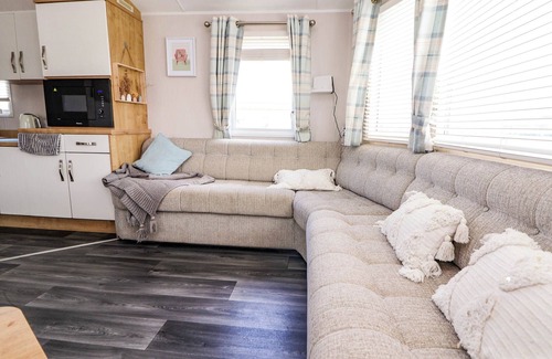 Towyn Cabaña | LAWI39, family friendly, country holiday cottage in Towyn
