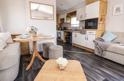Towyn Cabaña | LAWI39, family friendly, country holiday cottage in Towyn