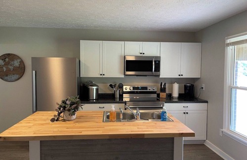 Murfreesboro Casa | Lawrence Oaks Residence