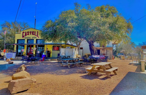 Llano Cabina | Lawrence's Llano River Tiny Haus #2