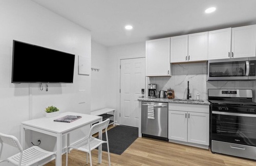 Lawrenceville Apartamento | Lawrenceville/Central @2 Stylish &Quiet 1BD w/Prkg