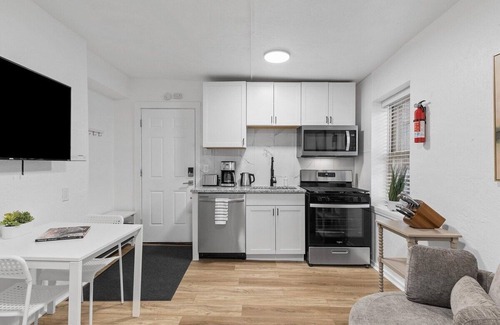 Lawrenceville Apartamento | Lawrenceville/Central @4 Quiet Stylish 1BD w/Prkg