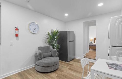 Lawrenceville Apartamento | Lawrenceville Central !2 Stylish and Quiet One Bedroom Apartment with Free Street Parking