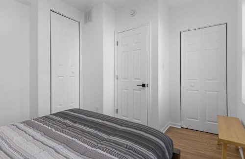 Lawrenceville Apartamento | Lawrenceville Central !4 Quiet and Stylish One Bedroom Apartment with Free Street Parking
