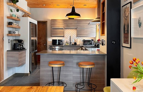 Lawrenceville Casa | Lawrenceville Pittsburgh Modern Loft Home