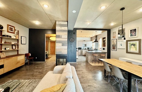 Lawrenceville Casa | Lawrenceville Pittsburgh Modern Loft Home