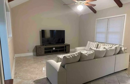 Lawrenceville Casa | Lawrenceville Sweet Cozy Home