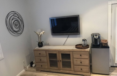 Del Aire Apartamento | LAX LUXURY STUDIO Beautiful & spacious, 5 minutes from Beach, LAX, SOFI, FORUM.