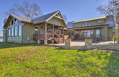 Shelby Casa | Lay Lake Access and Views Expansive Shelby Home!