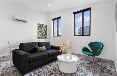 Avondale Cabaña | Layard Apartments 421 - West Auckland Apartment