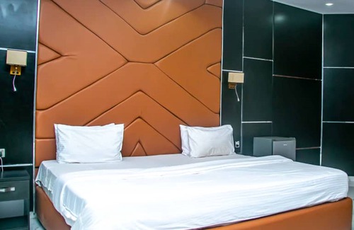 Ofin Hotel | Laycon Hotel & Suites