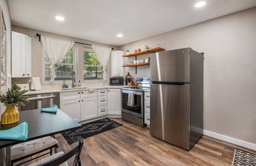 Dakota Station Otro | Layover in Littleton with pool table, hot tub, & fireplace.