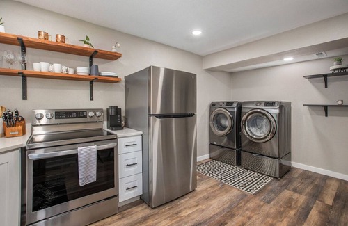 Dakota Station Otro | Layover in Littleton with pool table, hot tub, & fireplace.