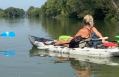 Lambton Shores Cabina | Layzee Waves Cottage on the Ausable River