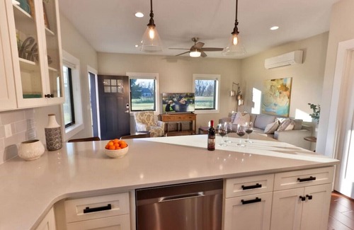 Walla Walla Casa | Lazy B Cottage · Lazy B Cottage-Wine Country Getaway, Great for Two