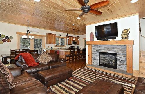 Morrisville Casa | Lazy Bear Lodge