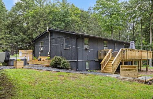 Blakeslee Casa | Lazy Bear Retreat Outdoor Oasis Hot Tub etc