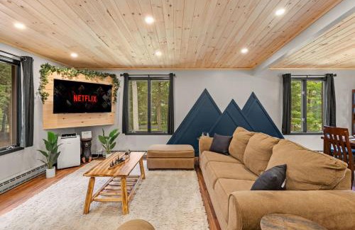 Blakeslee Casa | Lazy Bear Retreat Outdoor Oasis Hot Tub etc