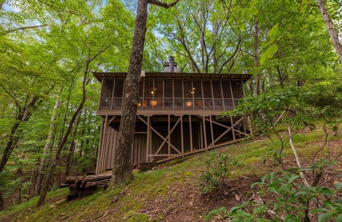 Ellijay Cabina | Lazy Bear - Walnut Mountain cabin with hot tub