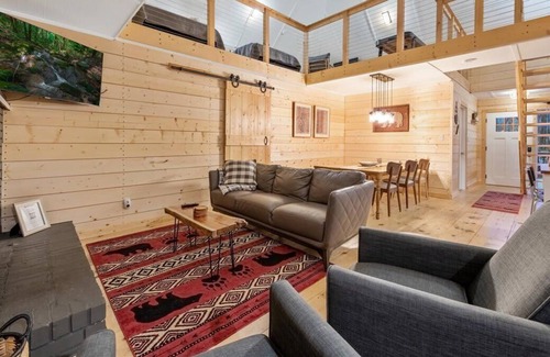Ellijay Cabina | Lazy Bear - Walnut Mountain cabin with hot tub