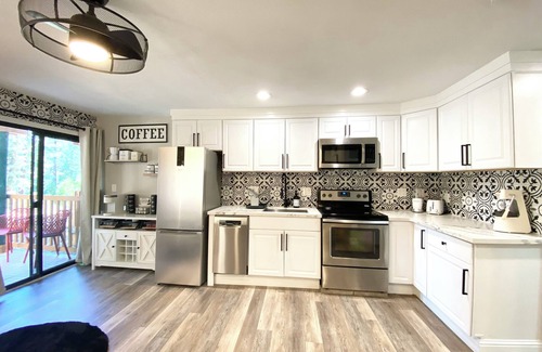 Kingswood Estates Condominio | Lazy Bear YELLOW 5min From Kings Beach & Northstar Pool Spa Game Room