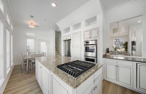 Crystal Shores Casa | Lazy Bones - Vacation Home Near the Beach with Private Pool & Golf Cart