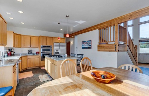 Hamilton Cabina | Lazy Bzzz Cabin Stunning Views