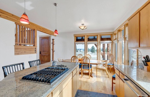 Hamilton Cabina | Lazy Bzzz Cabin Stunning Views