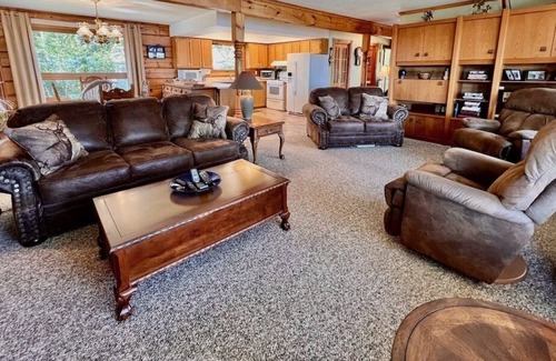 Catchacoma Cabaña | Lazy Day Bay Cottage On Catchacoma Lake