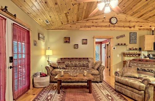 Wiley Cabina | Lazy Daze Cabin near Lake Burton 🏞