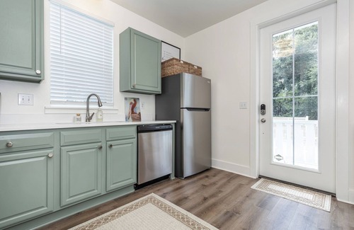 Ocean Springs Casa | Lazy Daze Cottage downtown Ocean Springs, Mississippi