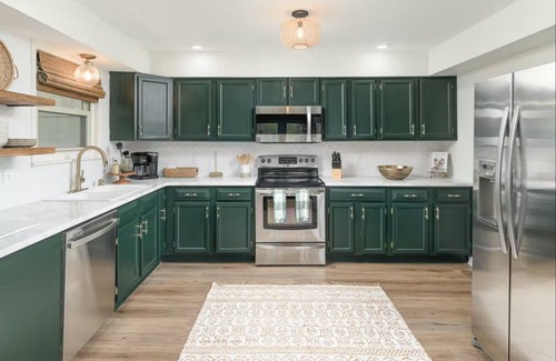 Soddy-Daisy Casa | Lazy Daze Lake House - A Beautiful Remodeled A-Frame Style Lake House!