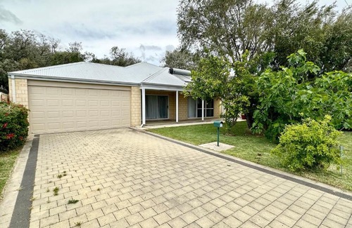 Broadwater Casa | Lazy Daze on Davies