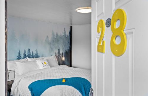 West Yellowstone Hotel | Lazy Duck Inn